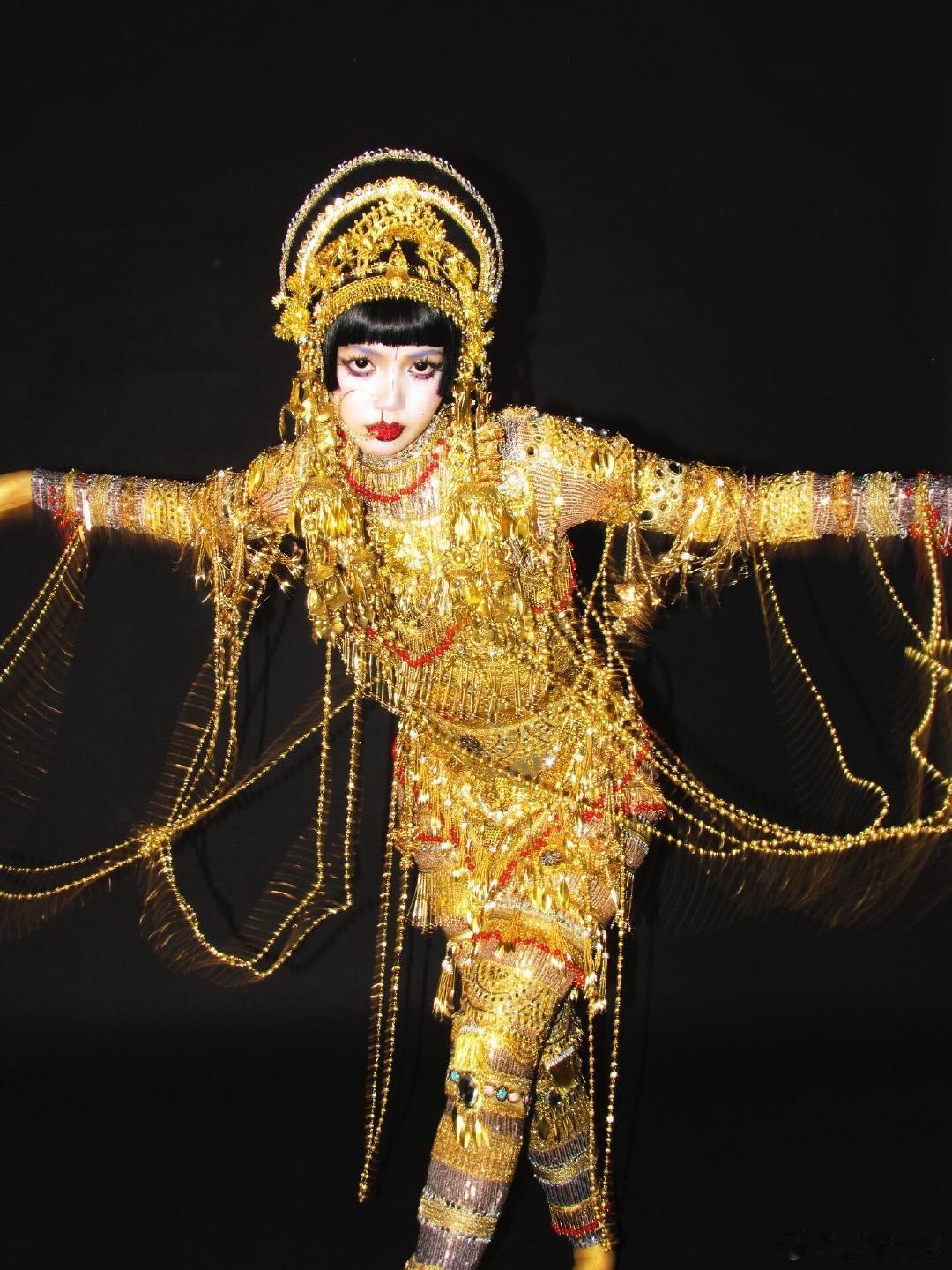 Lisa万圣节cos了吉巴罗Lisa万圣节cos了吉巴罗女妖，还有什么造型是Li