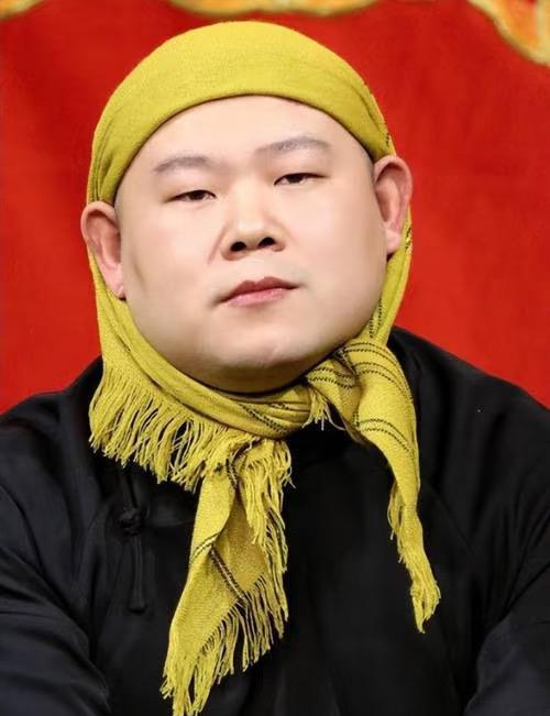 岳云鹏现在一定是最开心的人
因为全网都知道他今年不会上央视春晚了
不是因为钱或者