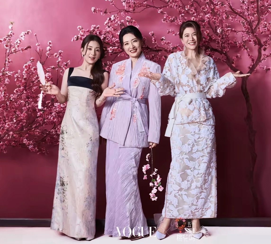 方媛、周涛、袁咏仪三位真的都很漂亮啊，但是有一说一，周涛和袁咏仪太出挑了，给人眼