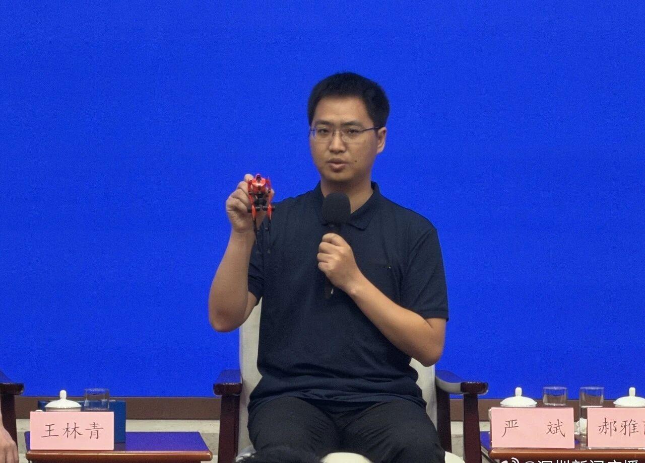 7月8日下午，国新办举行“新征程上的奋斗者”中外记者见面会，工业和信息化领域代表