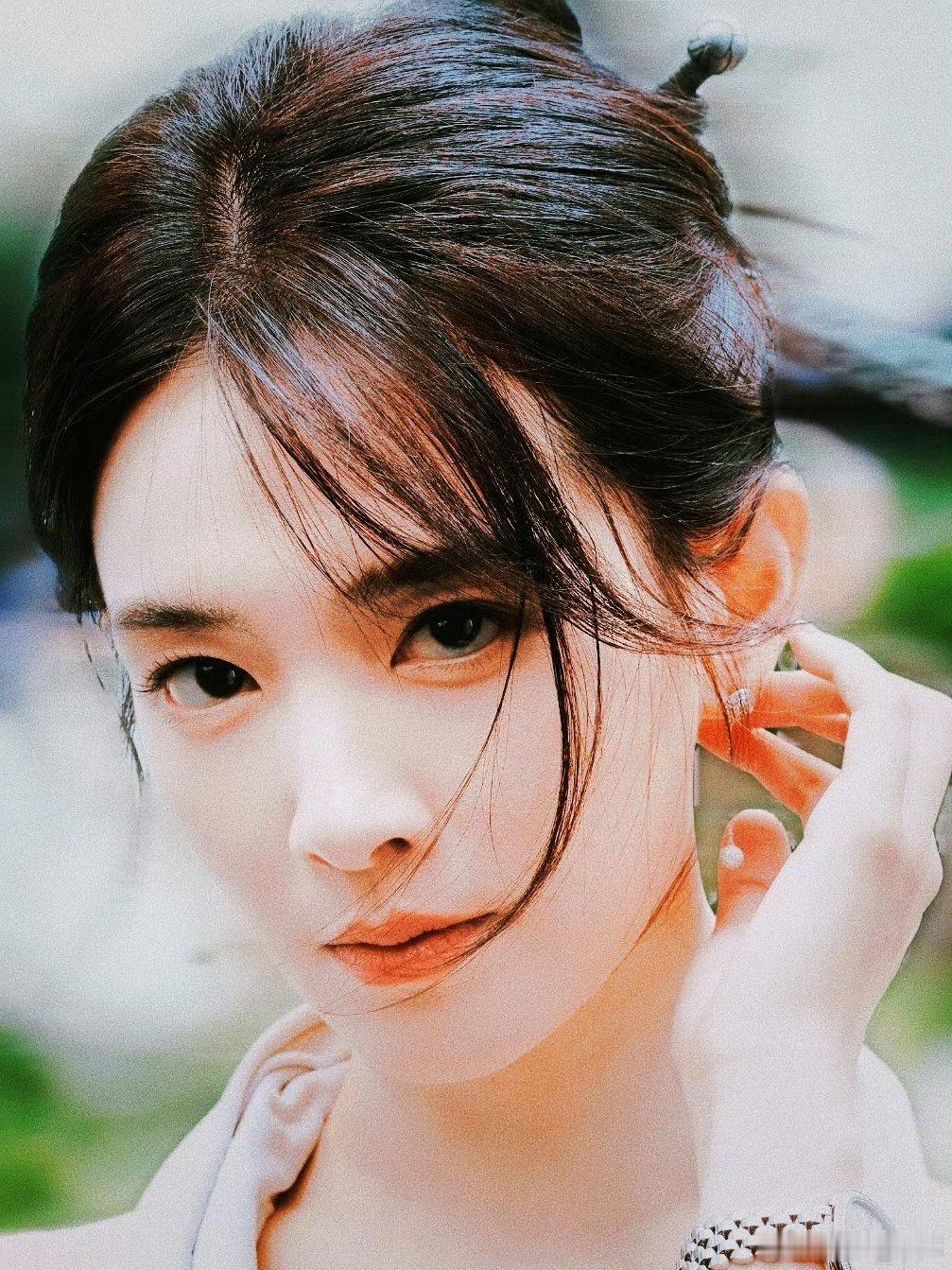 陈昊宇双作品角逐金鹰奖最佳女主哇哦，全能艺人，影、视、歌、话剧、音乐剧全面发展，