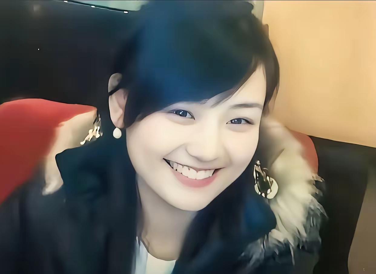 一张老照片，瞬间拉回二十多年前的网吧时光
看到这张画面，一下子就勾起了尘封的回忆