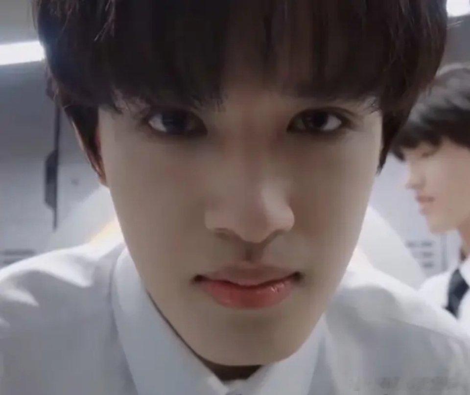 张极这个颜值到底怎么当上爱豆的[裂开] ​​​