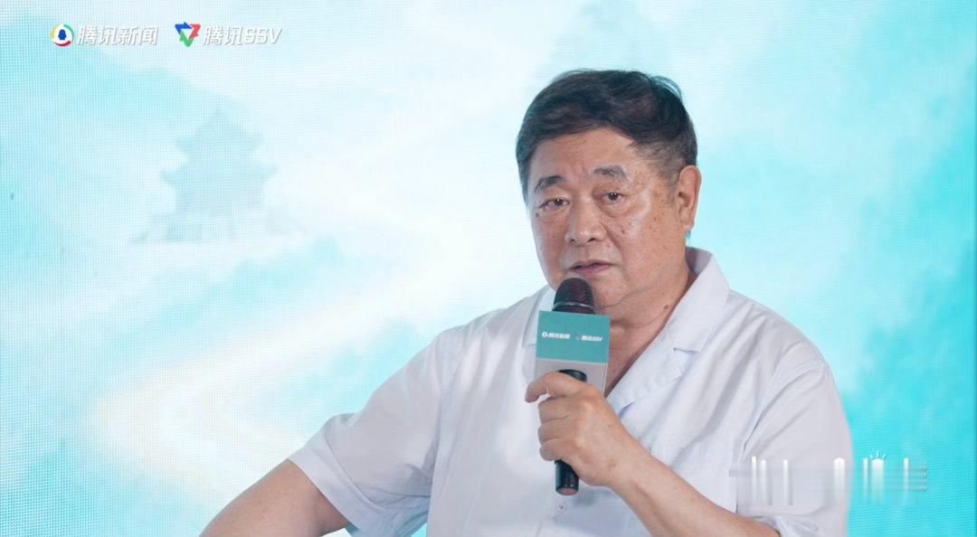 单霁翔说北京市民很少来故宫 “非开放区观众止步”是距离感，“世界最大四合院”是亲