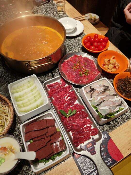 贵友黔的宝藏酸汤牛肉火锅，太爱啦！