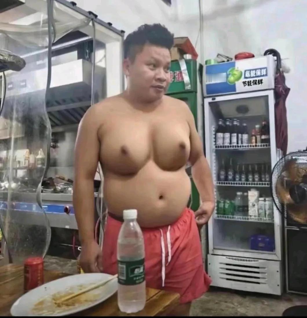 儿子说要向爸妈看齐，那知他搞的是这招，该如何教育他？