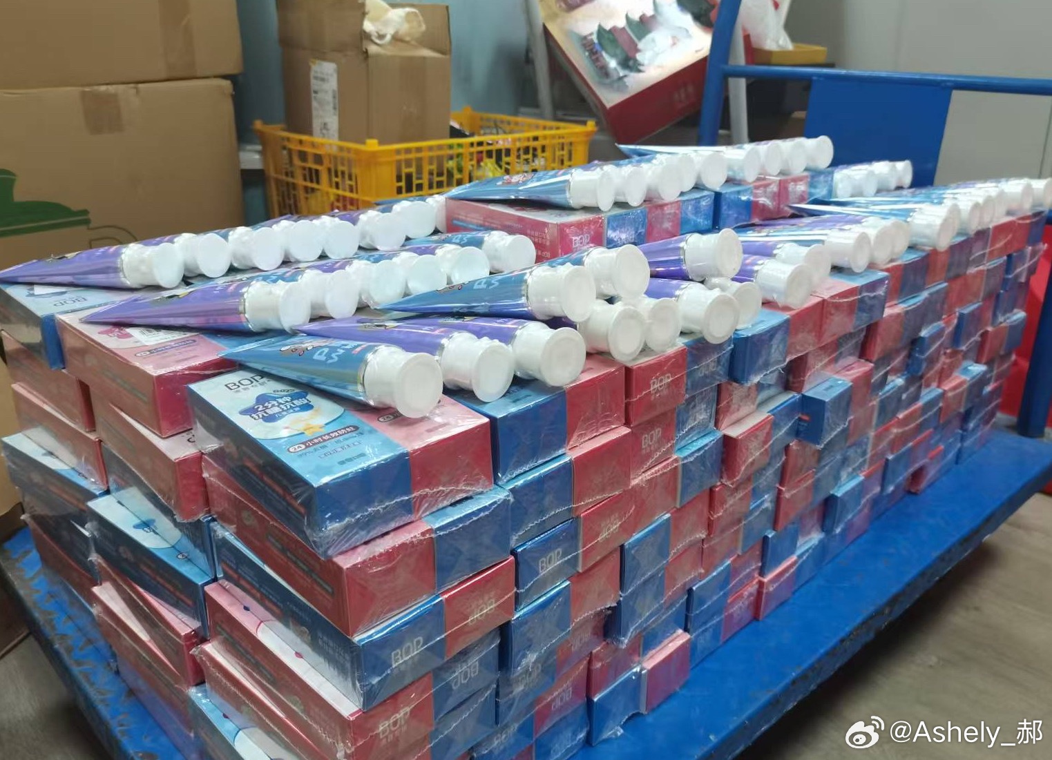 郝熠然 hyr郝熠然 快成治愈博主了，安慰完这个安慰那个不要被任何事影响，不想看