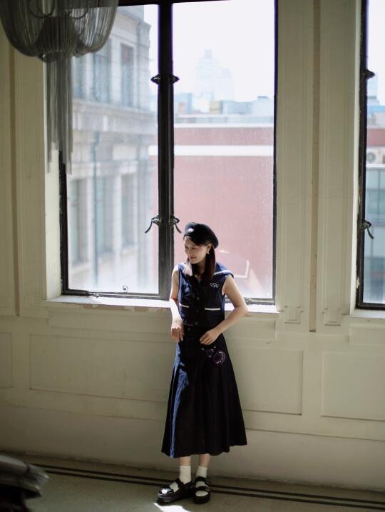 OOTD✨午后的光在27号楼雕花窗上写诗