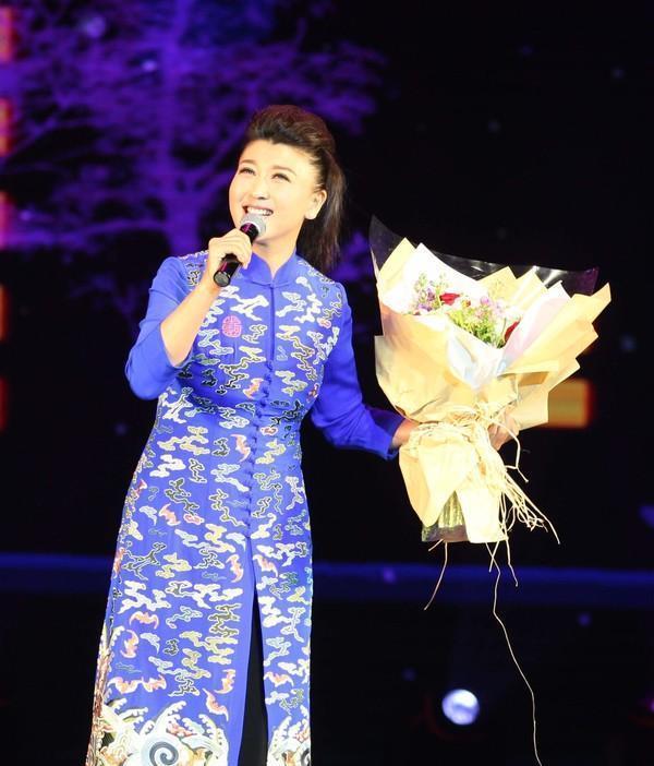 闫学晶及儿子陷多重争议，口碑崩塌引全网热议
 
2026年初，演员闫学晶再爆新料