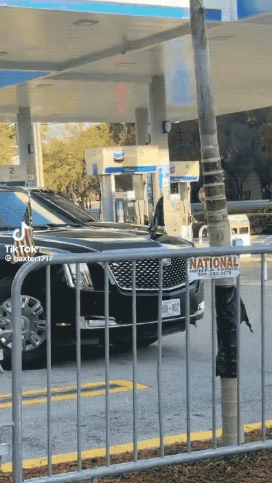 一人说一人的，我个人比较信伊朗说的

特朗普说：伊朗已被彻底击败，想要达成协议但