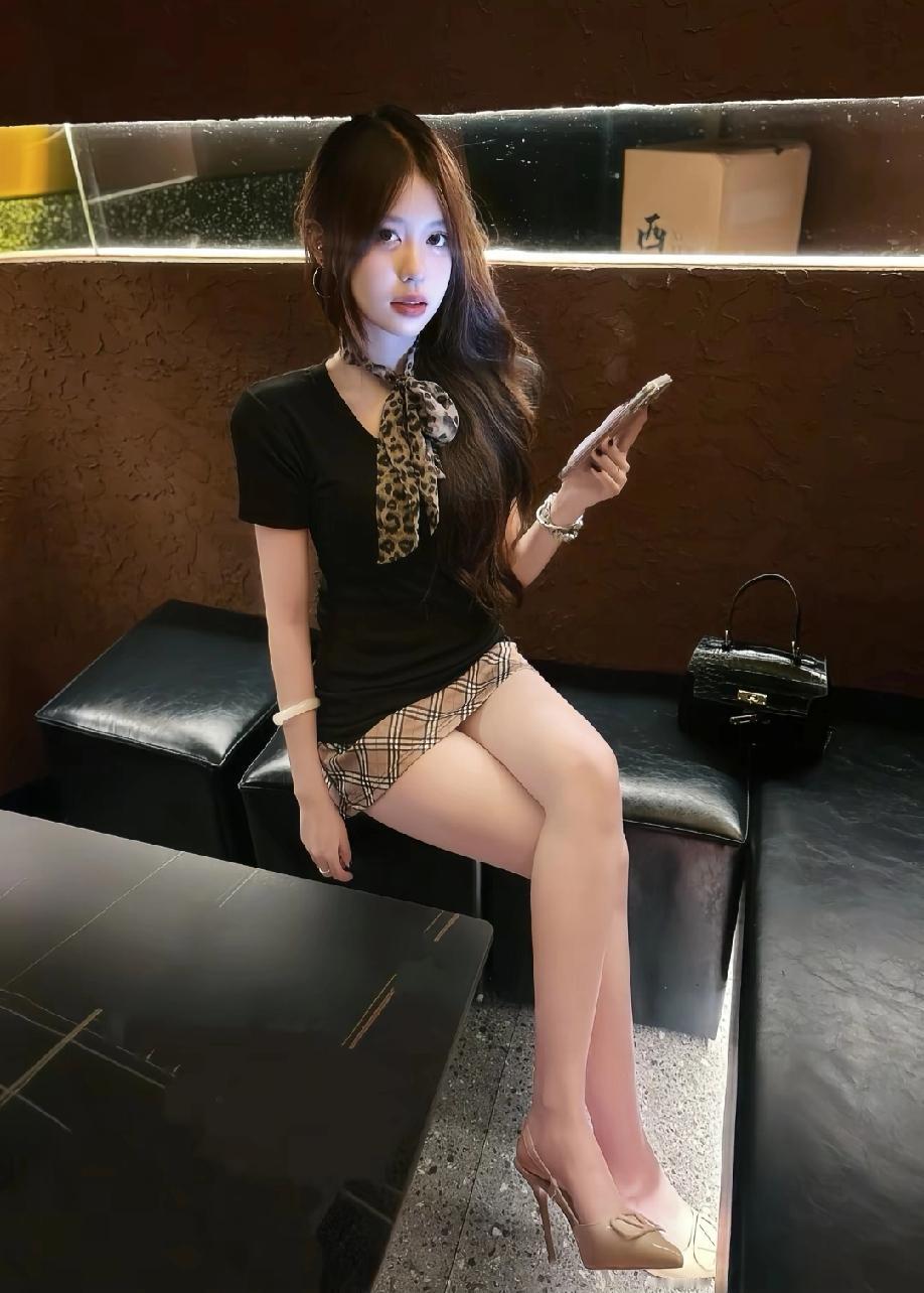 自拍分享最新时尚搭配 你见过最有魅力的女生是什么样的 美女 御姐 辣妹 美女