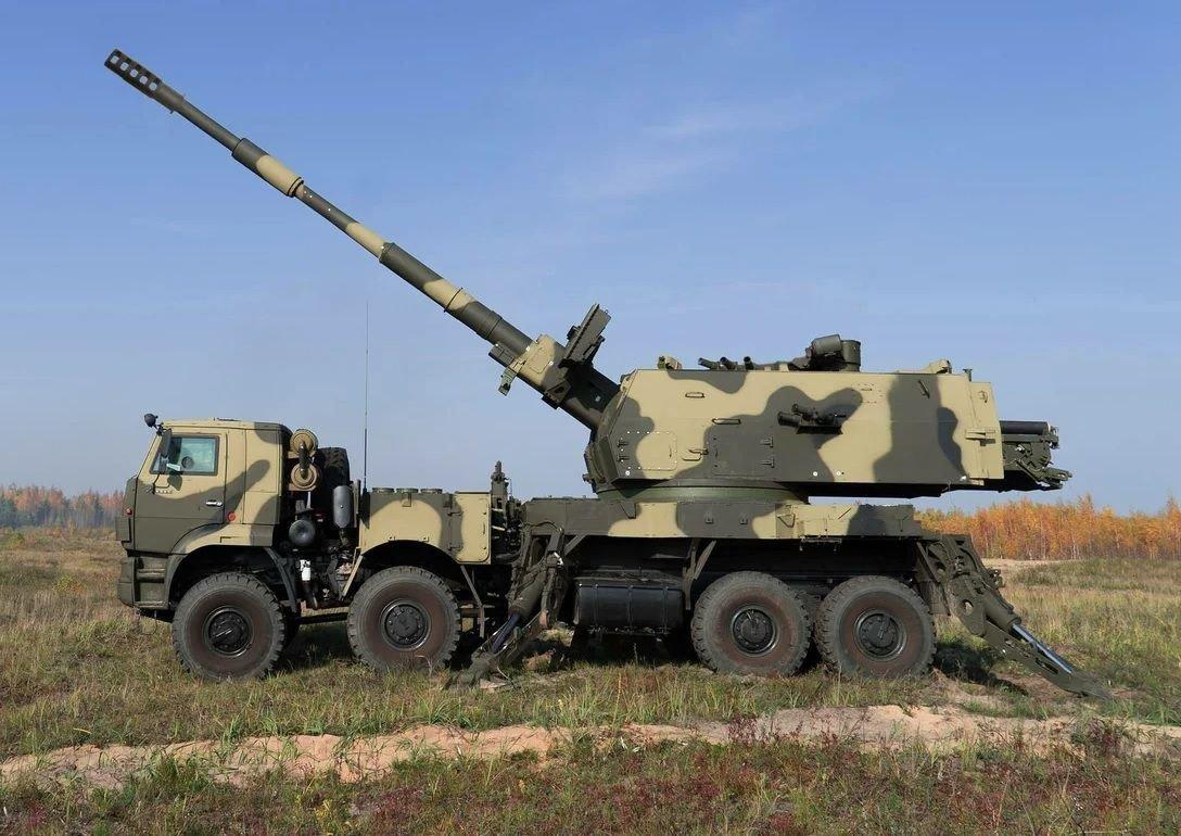 安装在卡玛斯（КАМАЗ）8×8轮式汽车底盘上的152毫米"联盟-СВ-КШ"（