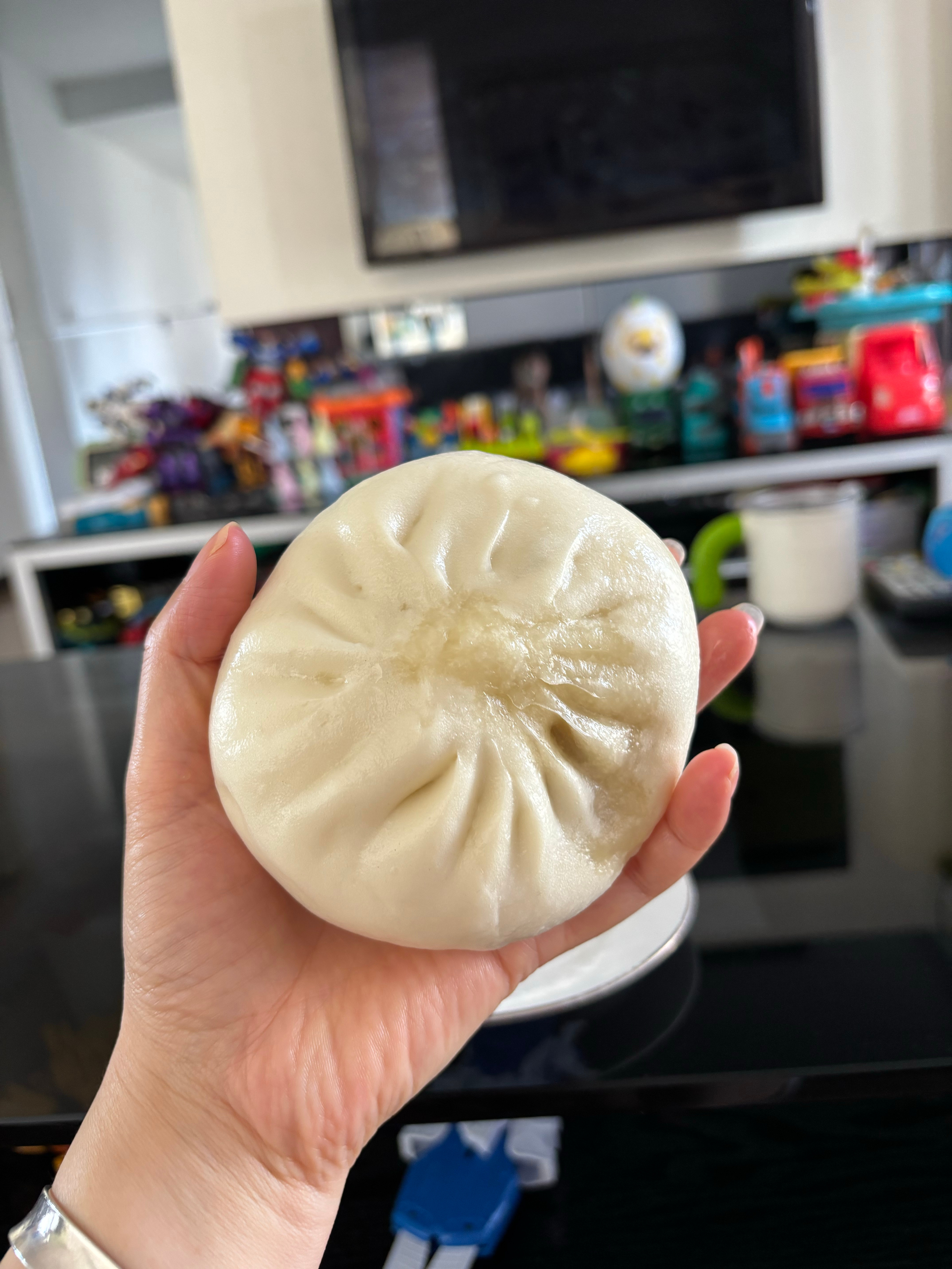 吃两个大肉包 是不是抵了一碗米粉啦