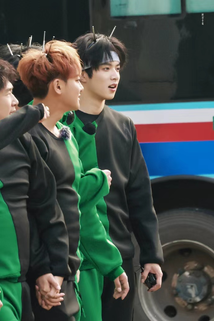 刘耀文小触角连体人刘耀文可爱外星人 刘耀文小触角连体人，刘耀文可爱外星人来的呀，