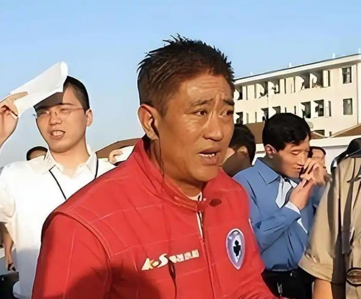 1997年香港回归前夕，艺人柯受良为向世界证明中国人的勇气，不惜变卖家产，在黄河