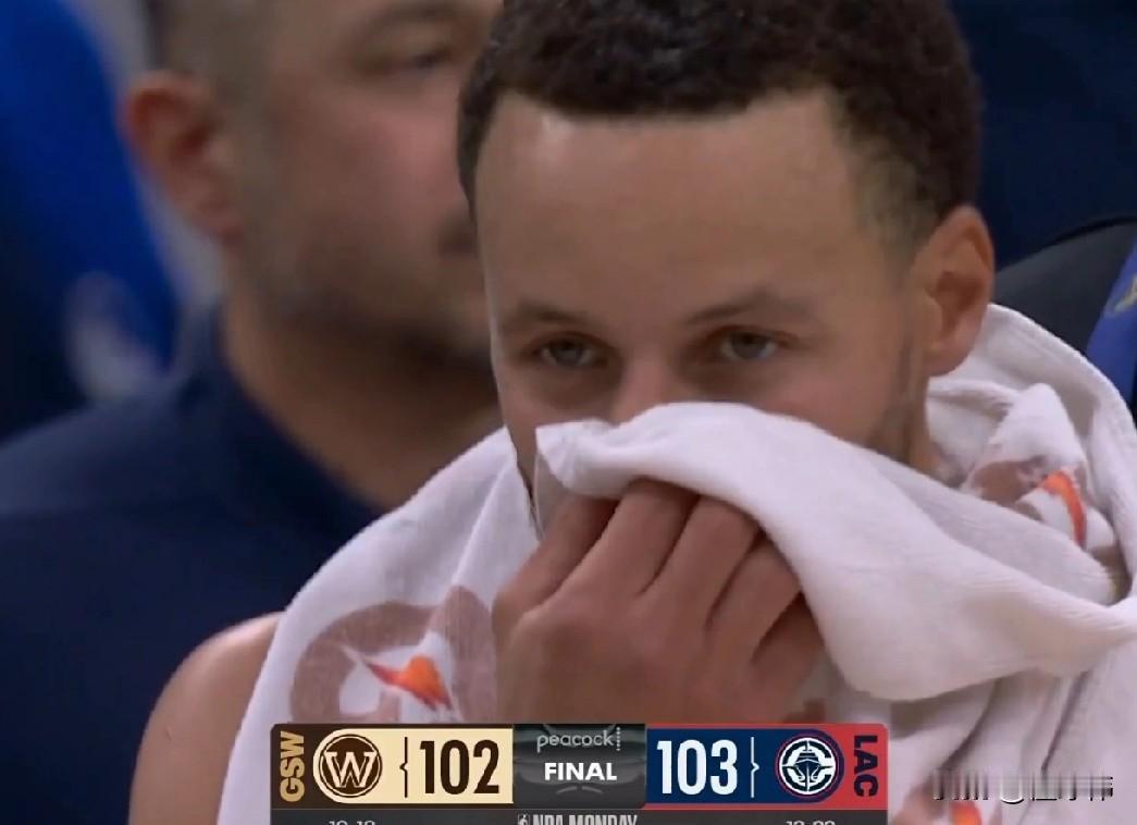 赢得对手认可！伦纳德谈库里：

“他关键时刻连续命中三分。”

“这就是他的个人