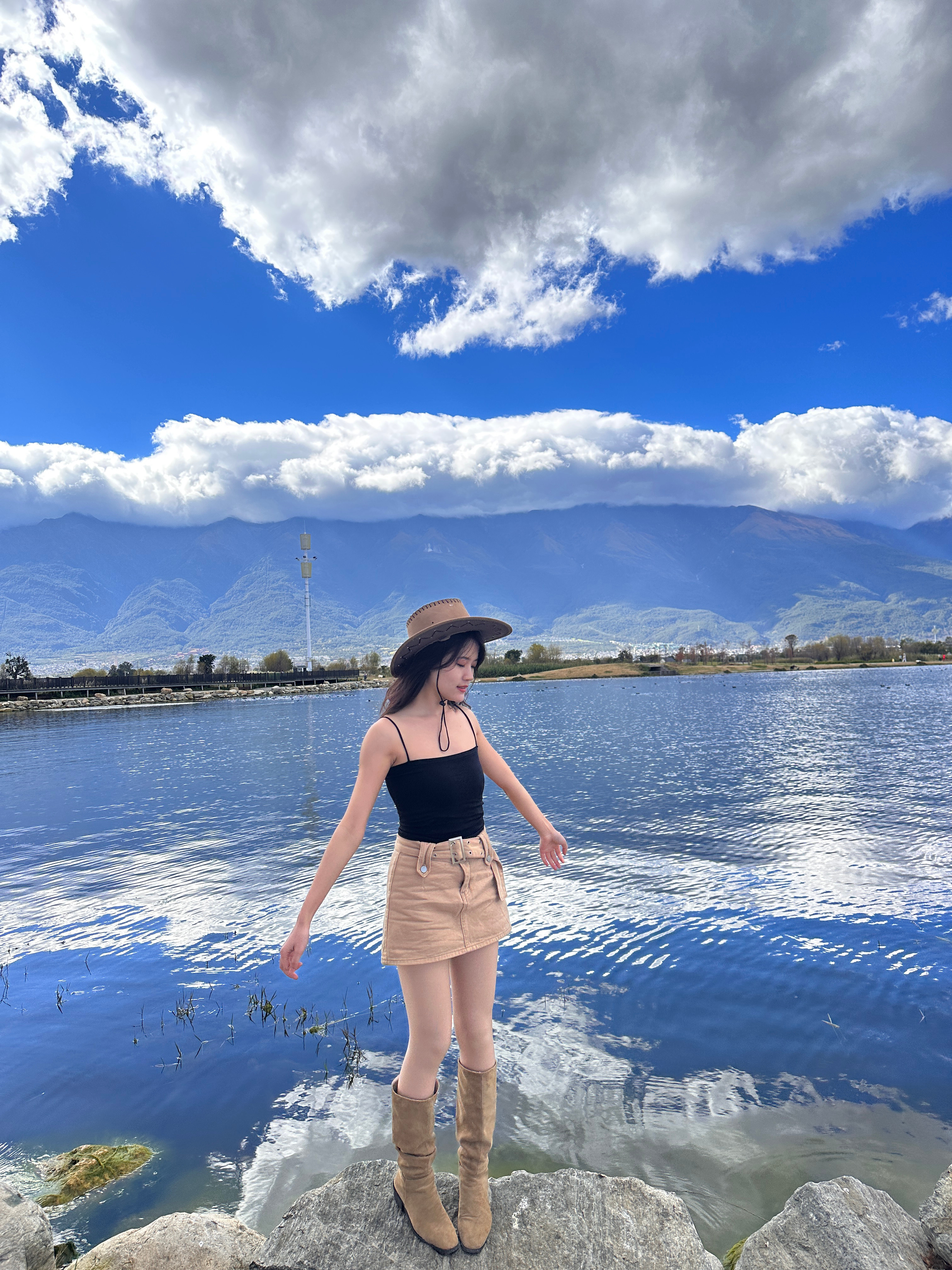 这组好难选都很喜欢！！如果每天不用早起不用工作天天旅游我做梦都会笑醒吧[哈哈] 