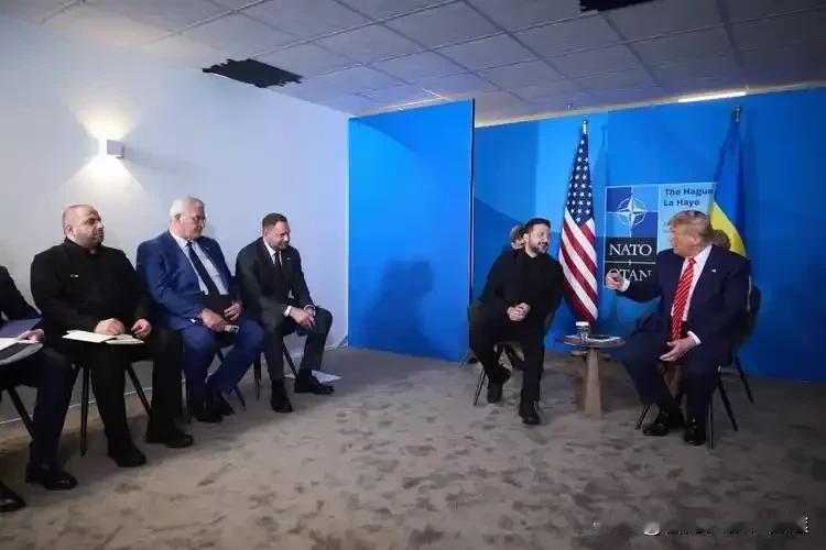 特朗普硬刚白宫！普京会晤不设“泽连斯基前置”门槛？
 
特朗普一句话直接炸翻白宫