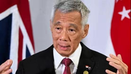 新加坡国务资政李显龙，罕见地把中国、印度和新加坡的关系摆到台面上说了个明白。他直