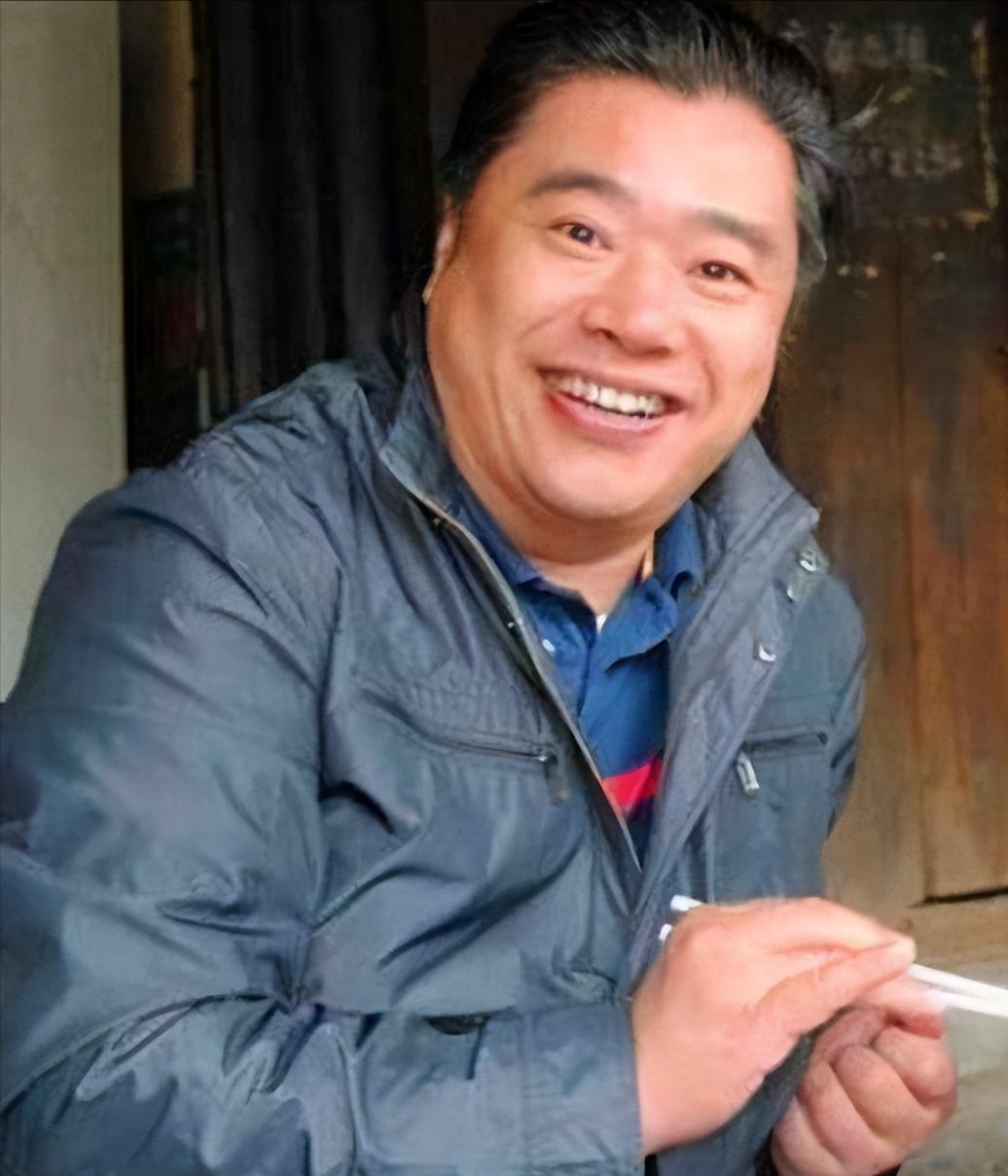 2007年，温州“皮革大王”被亲爹娘强行送进精神病院，事后兄弟瓜分了他12亿资产