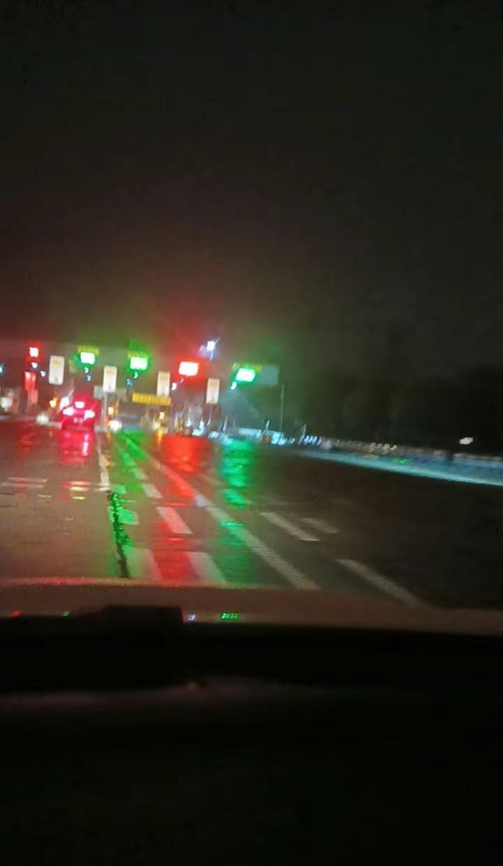 雨夜战京港澳高速 衡阳马上见
