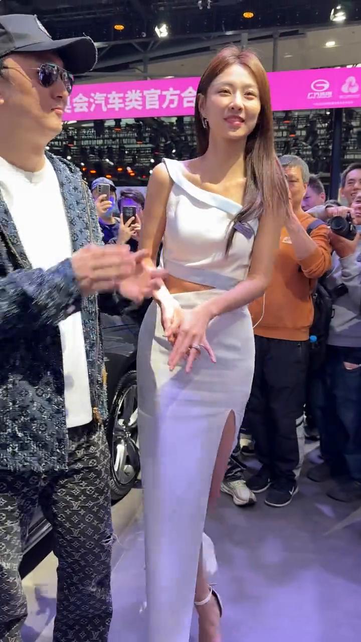 我看看，我也想低调，但实力已经不允许了。