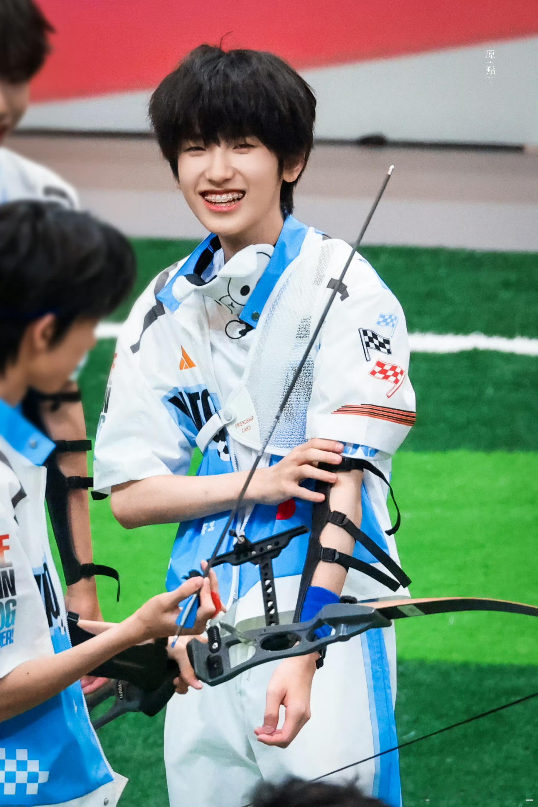 左奇函  💙左奇函 四代第一鼓手 💙左奇函 四代第一rap担  °⑅+「全世