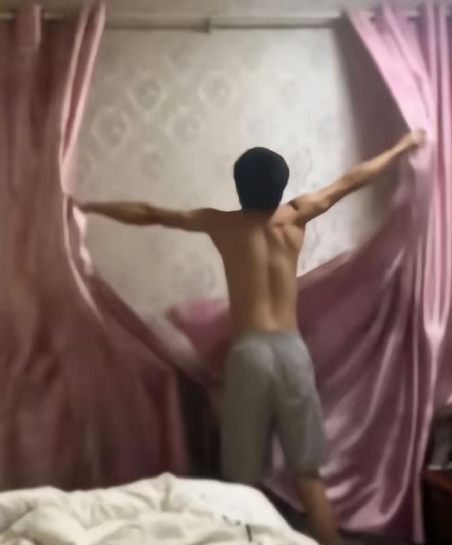云南昭通，男子瞒着妻子偷偷去见一独居女子，2人喝了些酒后发生了不正关系。谁知，等