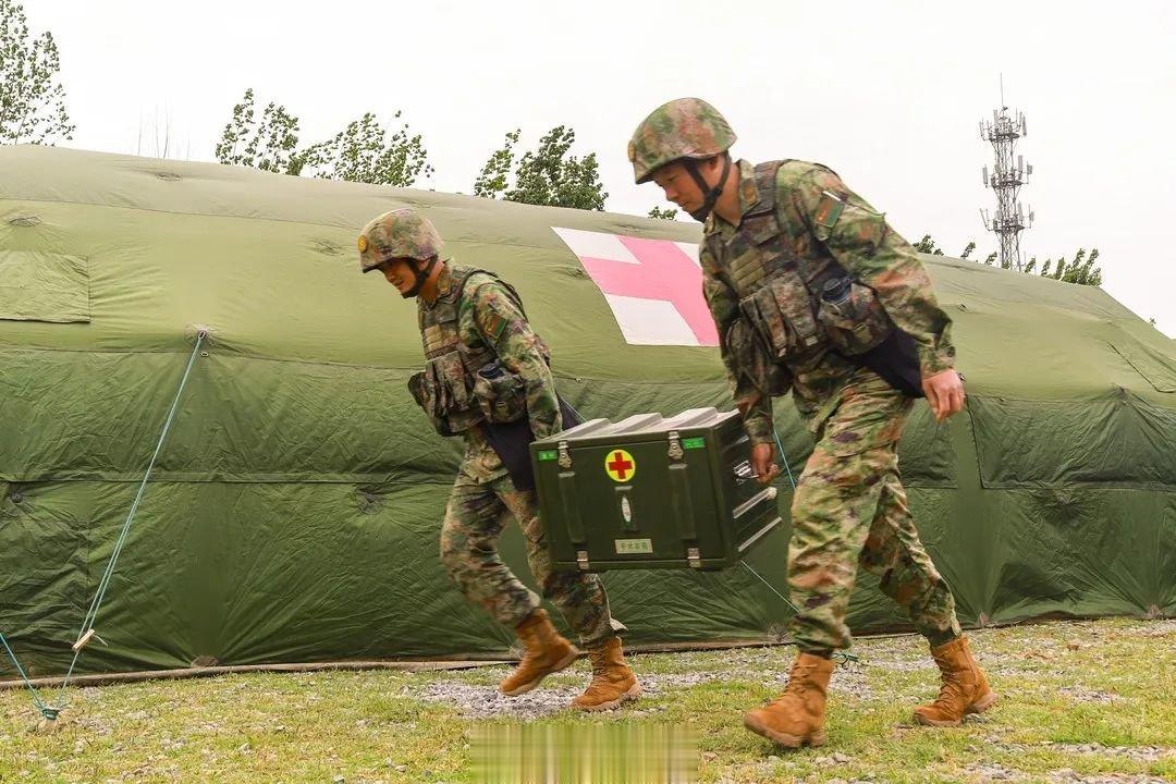 #铸剑中原[超话]##早安军营##原原说早晚安# 身着白衣战袍，无畏战场打赢。早