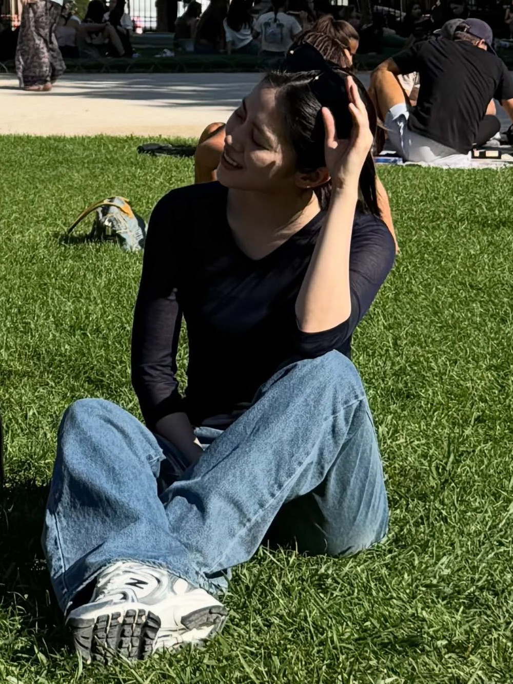 懂得享受一书之闲的有品位的女子🕶 ​​​