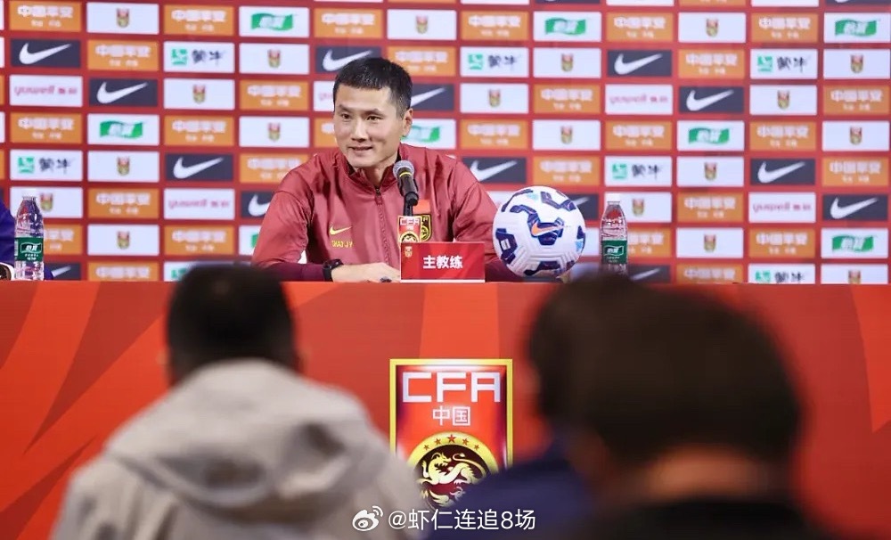 北京时间今日，《足球周刊》发布了对国足主帅邵佳一的专访，其中邵佳一谈到了包含其获