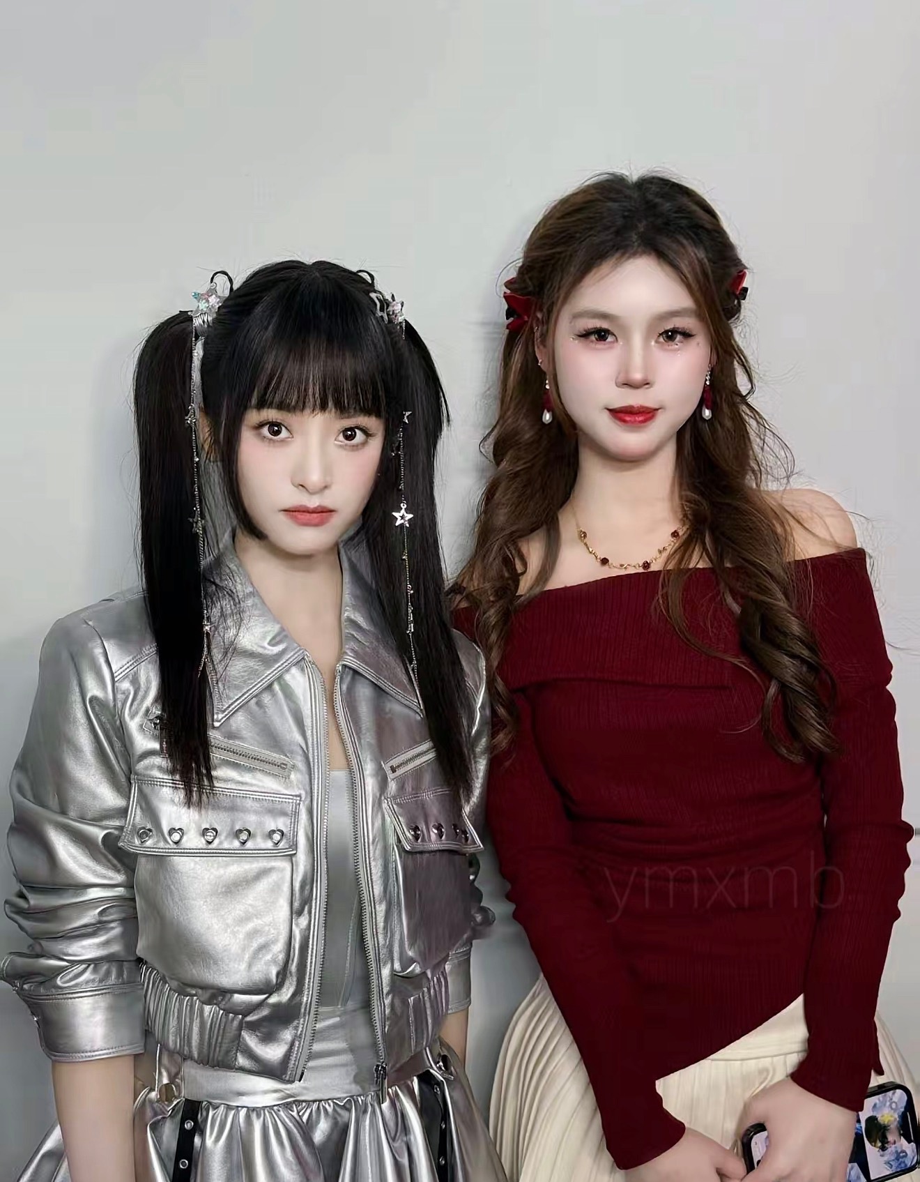 本来是要欣赏沈月姐的🫘的，打开以后被沈月姐的合照美得睁不开眼了👊🏻👊🏻