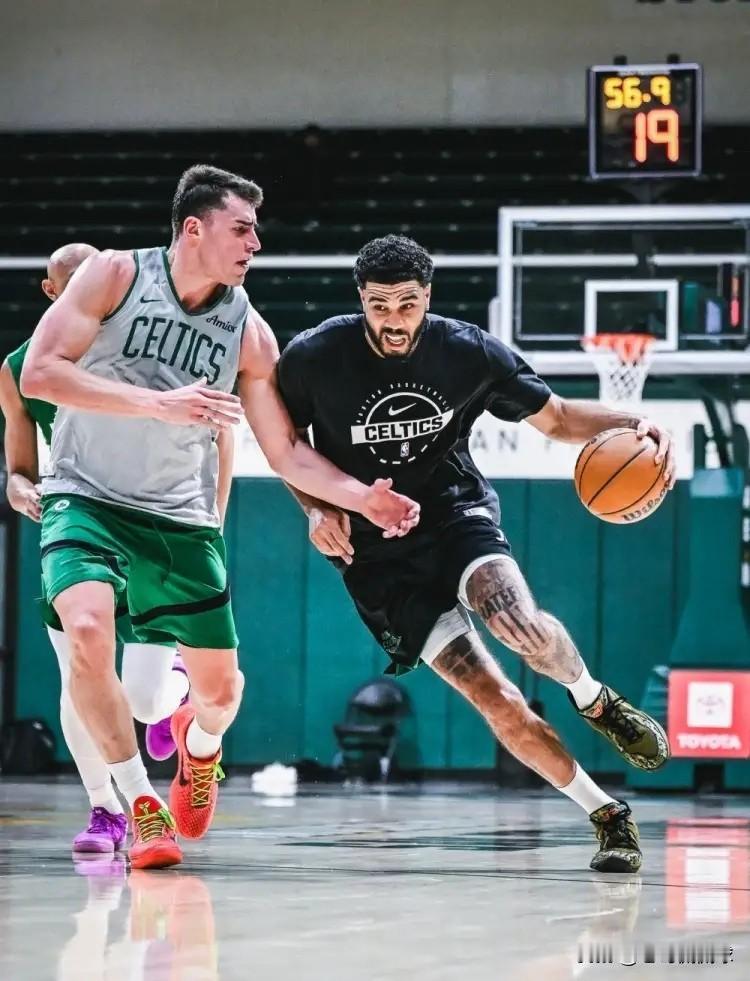 下面是一条关于凯尔特人巨星塔图姆的好消息！今天凯尔特人官方特意更新社媒，晒出了球