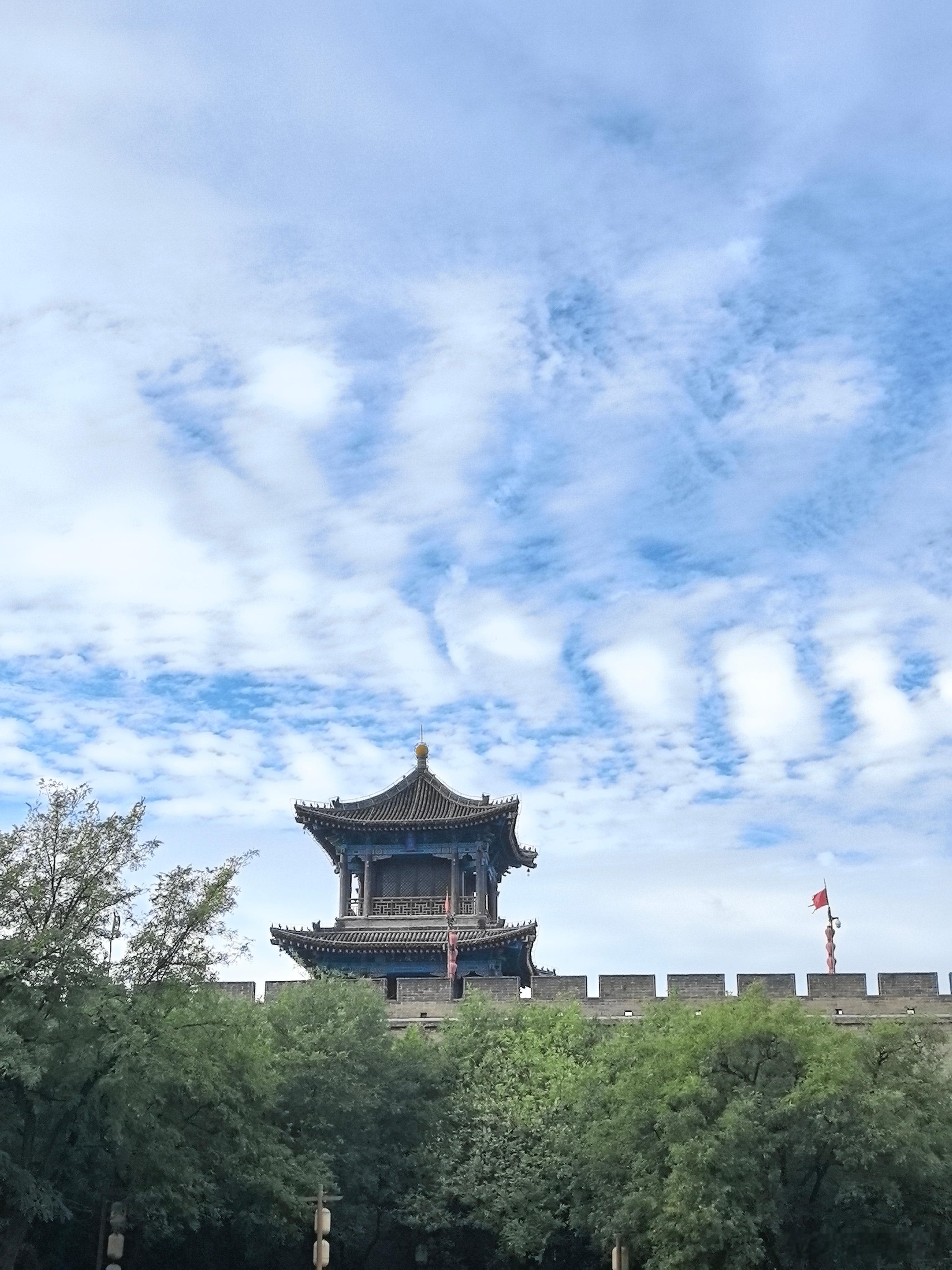 最近看《早春晴朗》比较入迷，看完之后有点怅然，知道一切都是演的，都是假的，心却一