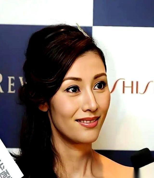 离婚可以，但你这辈子，都不能娶那个女人。
这话从一个陪着男人从一穷二白打下江山的