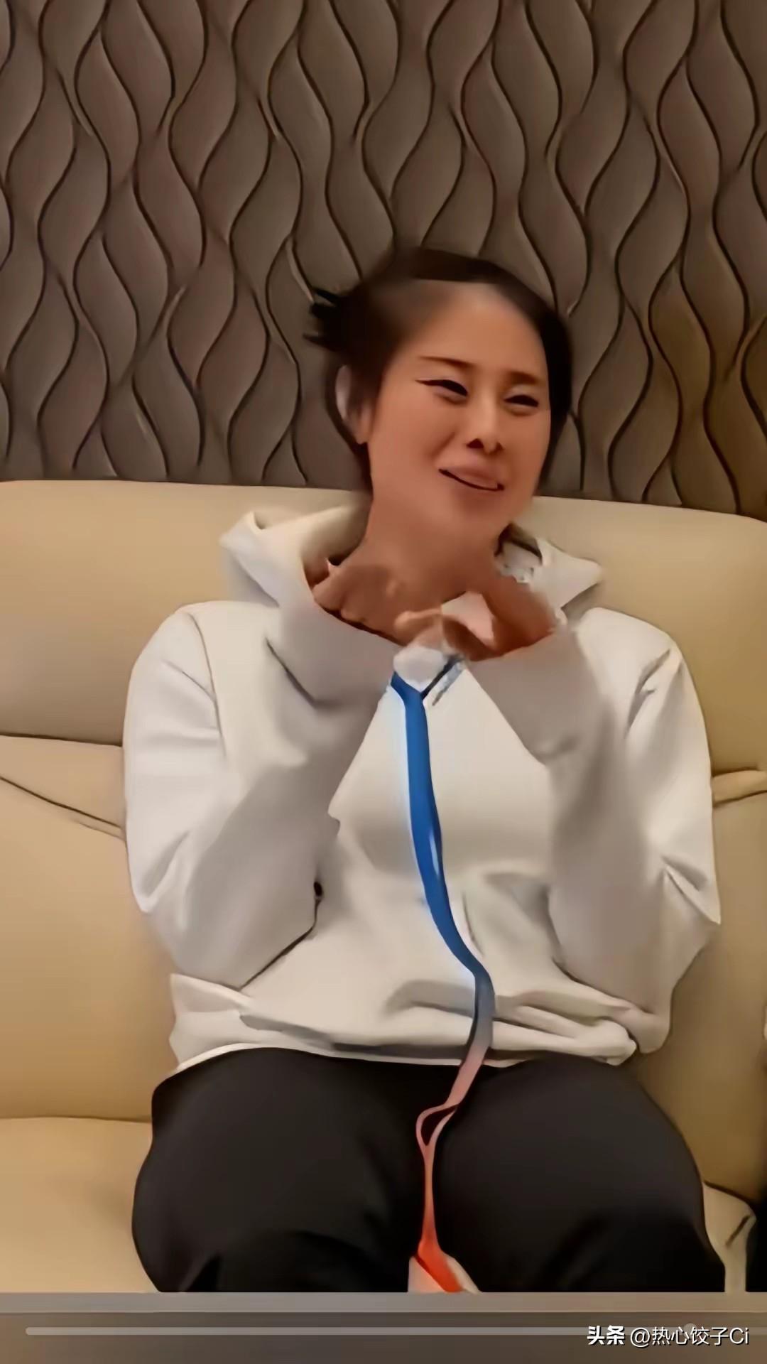 王思雨的情商很高，球不但打的好，而且很会说话。看到他的一个发言，他说感谢中国篮协