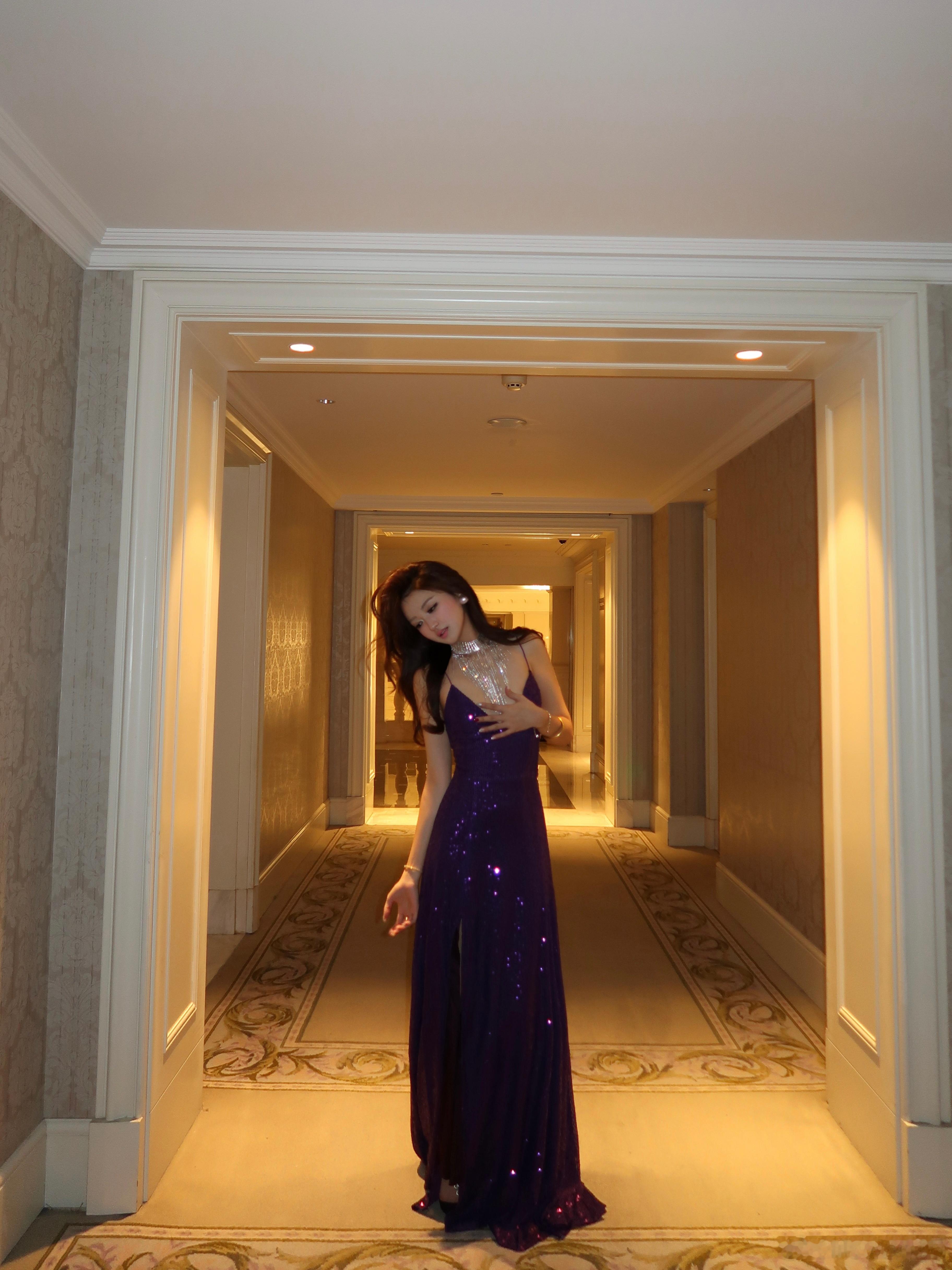 被鲜花和爱包裹着的冬月，感谢朋友们不远万里来给我过生日，心里暖暖的。再次感叹ti