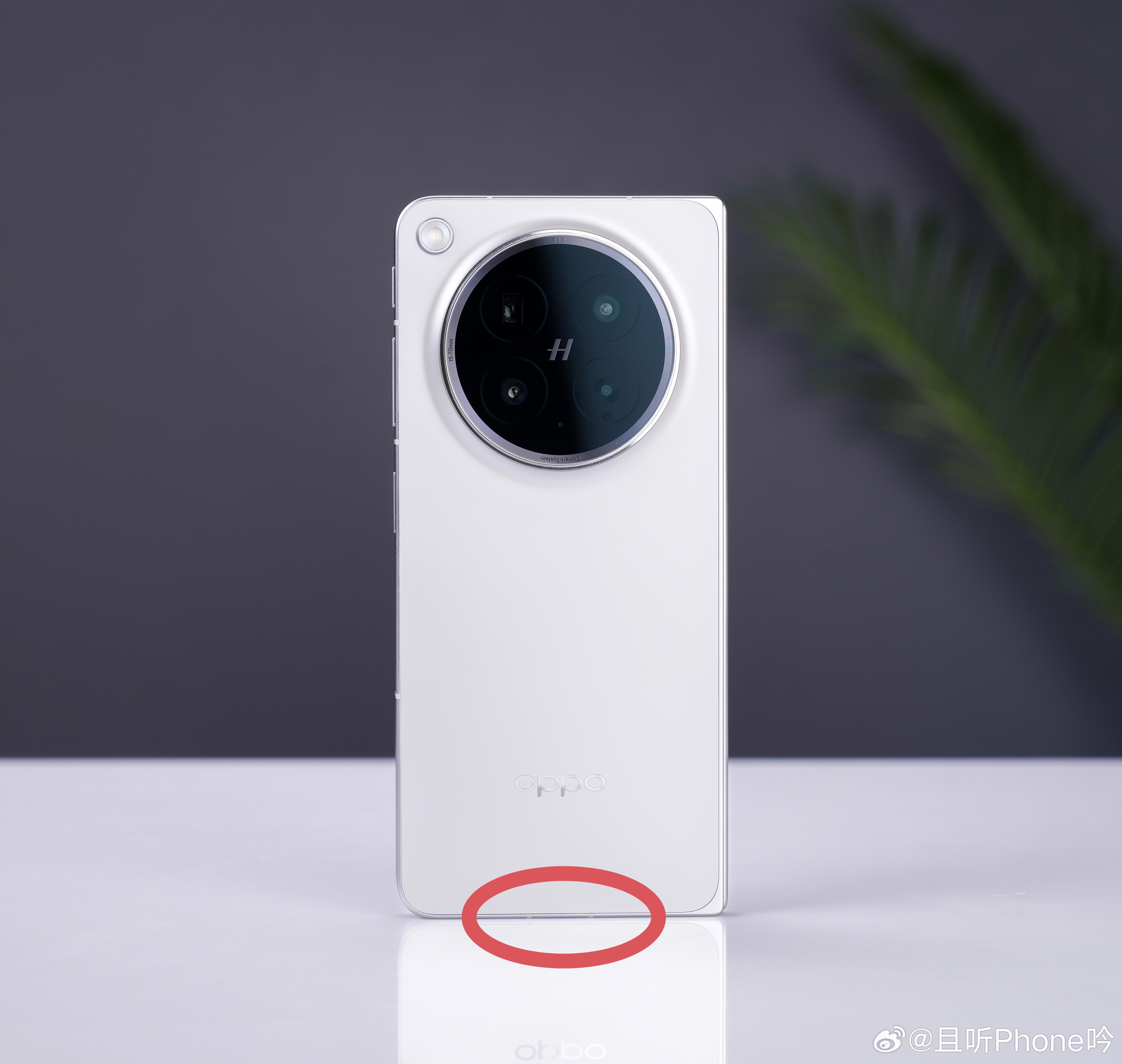 又用了用N6，发现还有很多细节提升1、N6的充电接口更居中了，不仅强迫症非常舒适