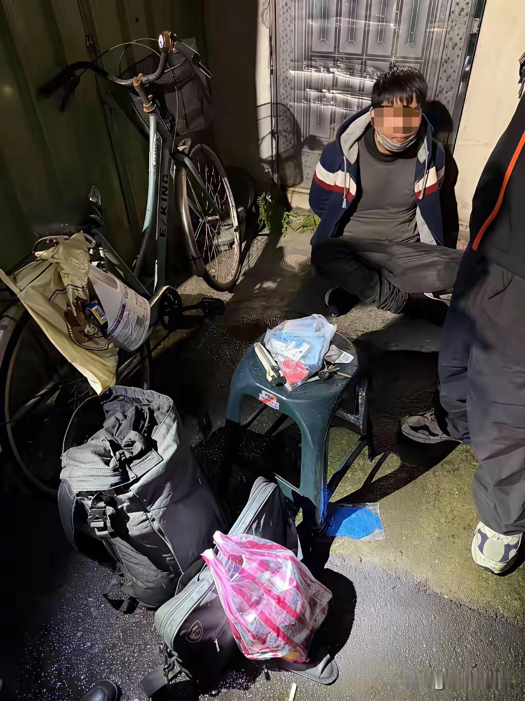 俗话说养儿能防老，惯子如杀子。你得看看养的什么儿子，台湾1月17号发生了一起惨案