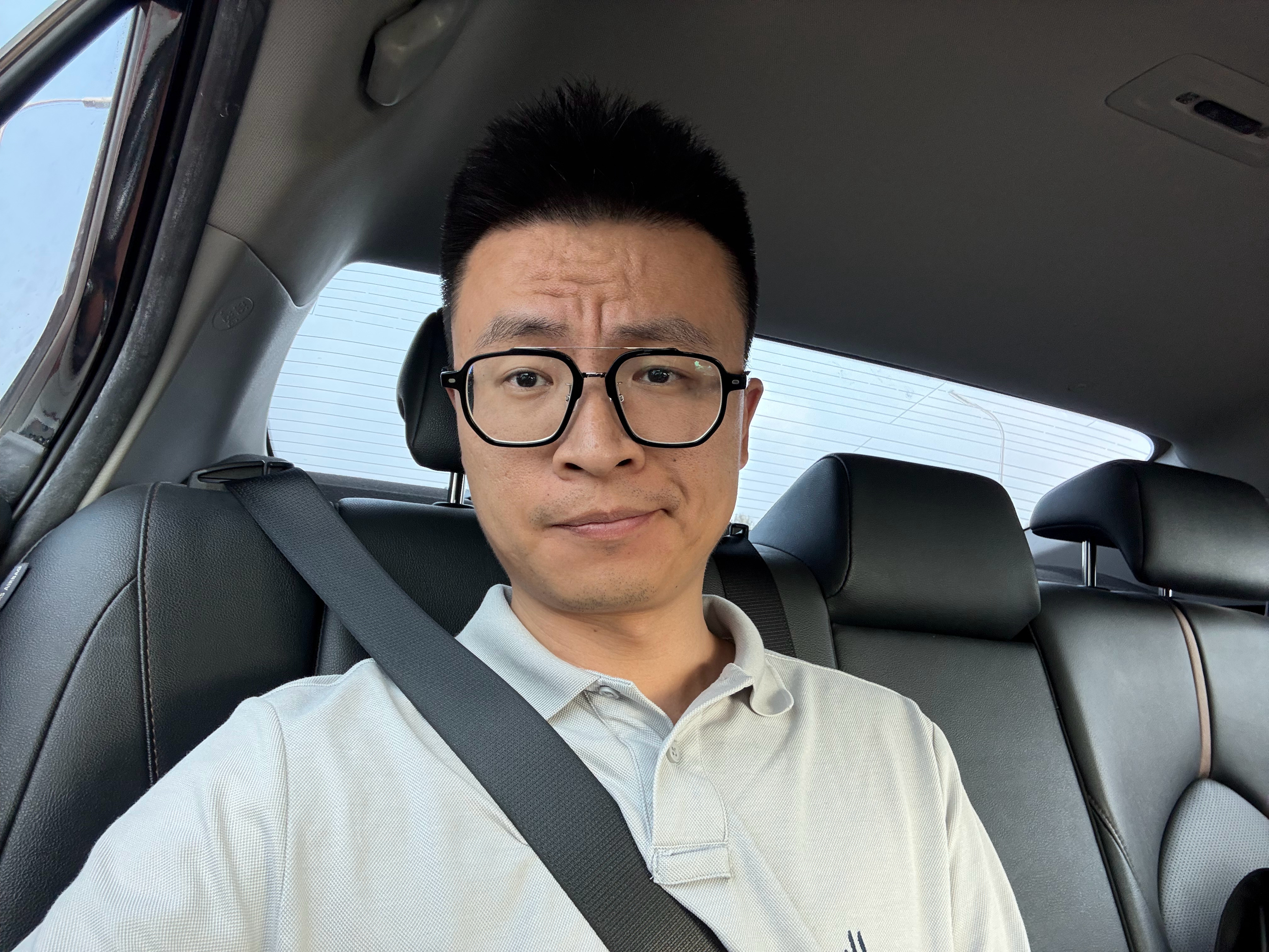 我是 6D，我现在慌的一批，原计划 7:30 北京大兴回广州的航班延误到 22:
