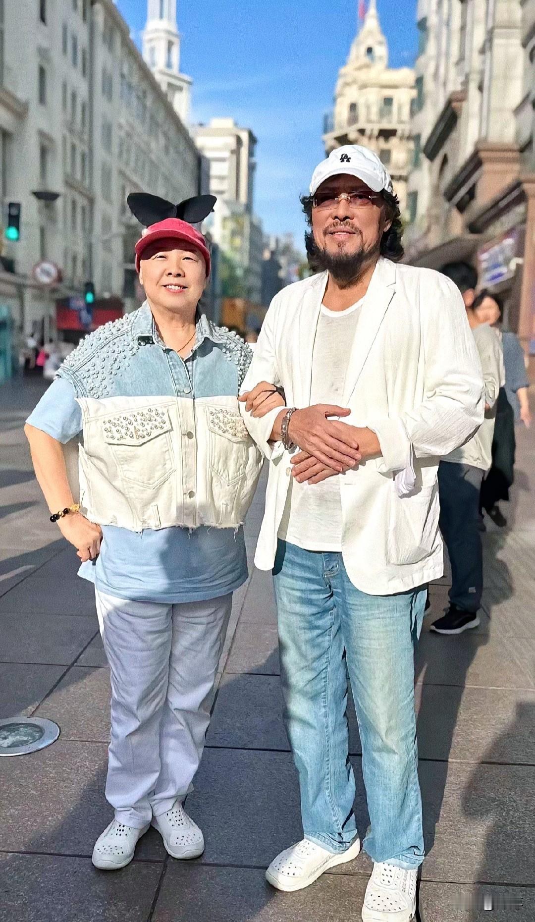 大胡子.张菲