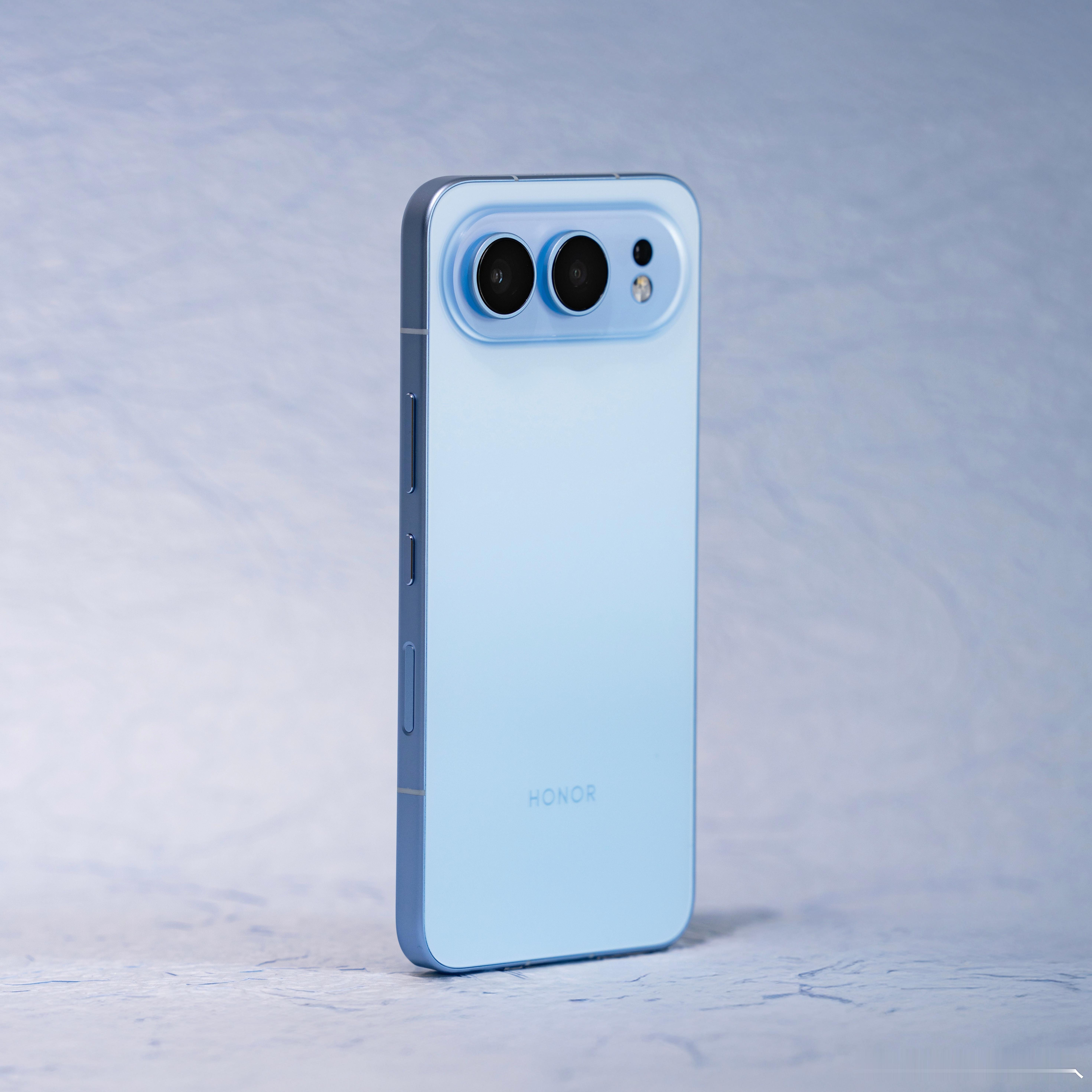 还以为是iPhone18 Air外观出来了，结果这是荣耀500超级标准版！虽然外