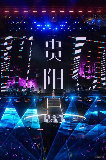 周传雄把编钟搬上舞台 现场的编钟声响起，仿佛穿越了时空，带领我们回到历史的深处。