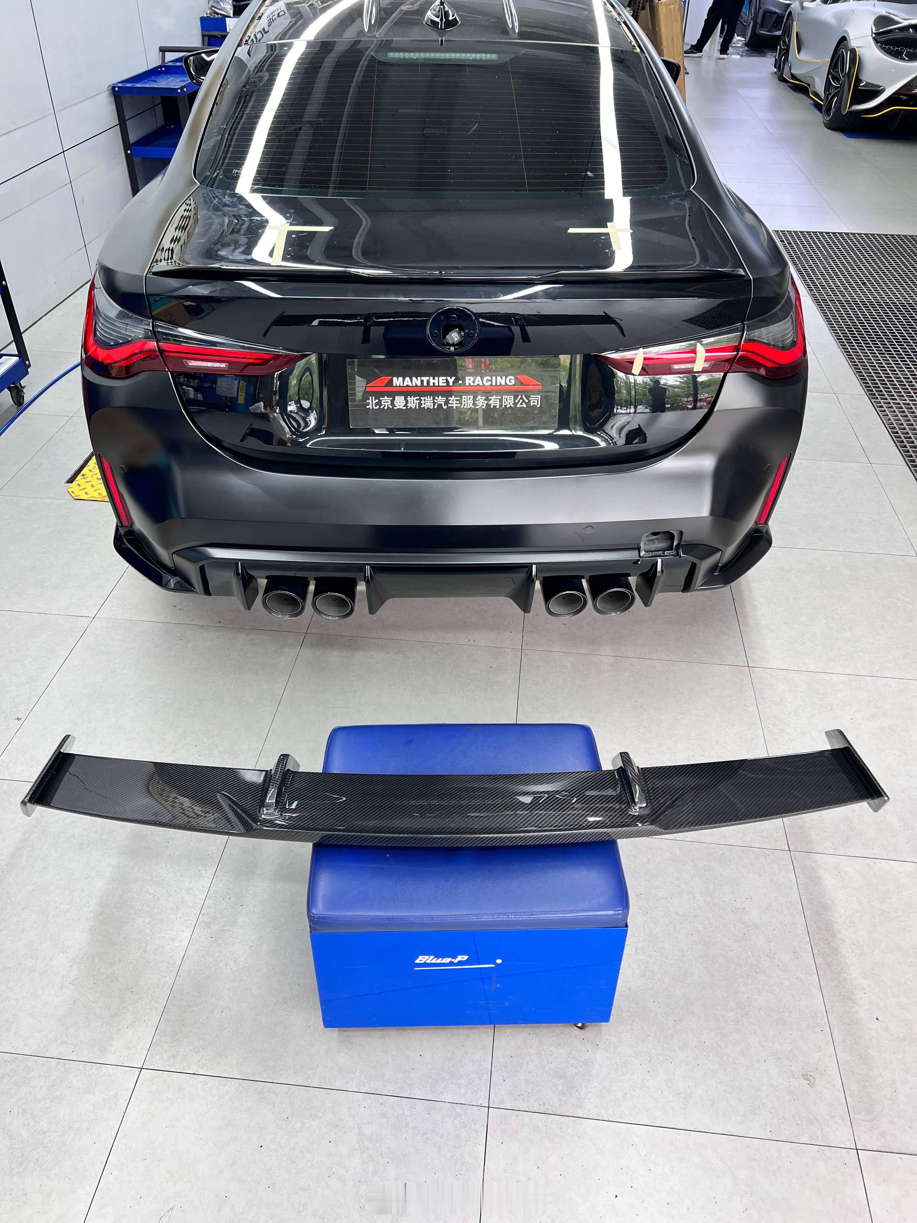 五一店内不放假，G82 BMW M4改装完工交车全车改色陶瓷黑✖️MP碳纤尾翼✖