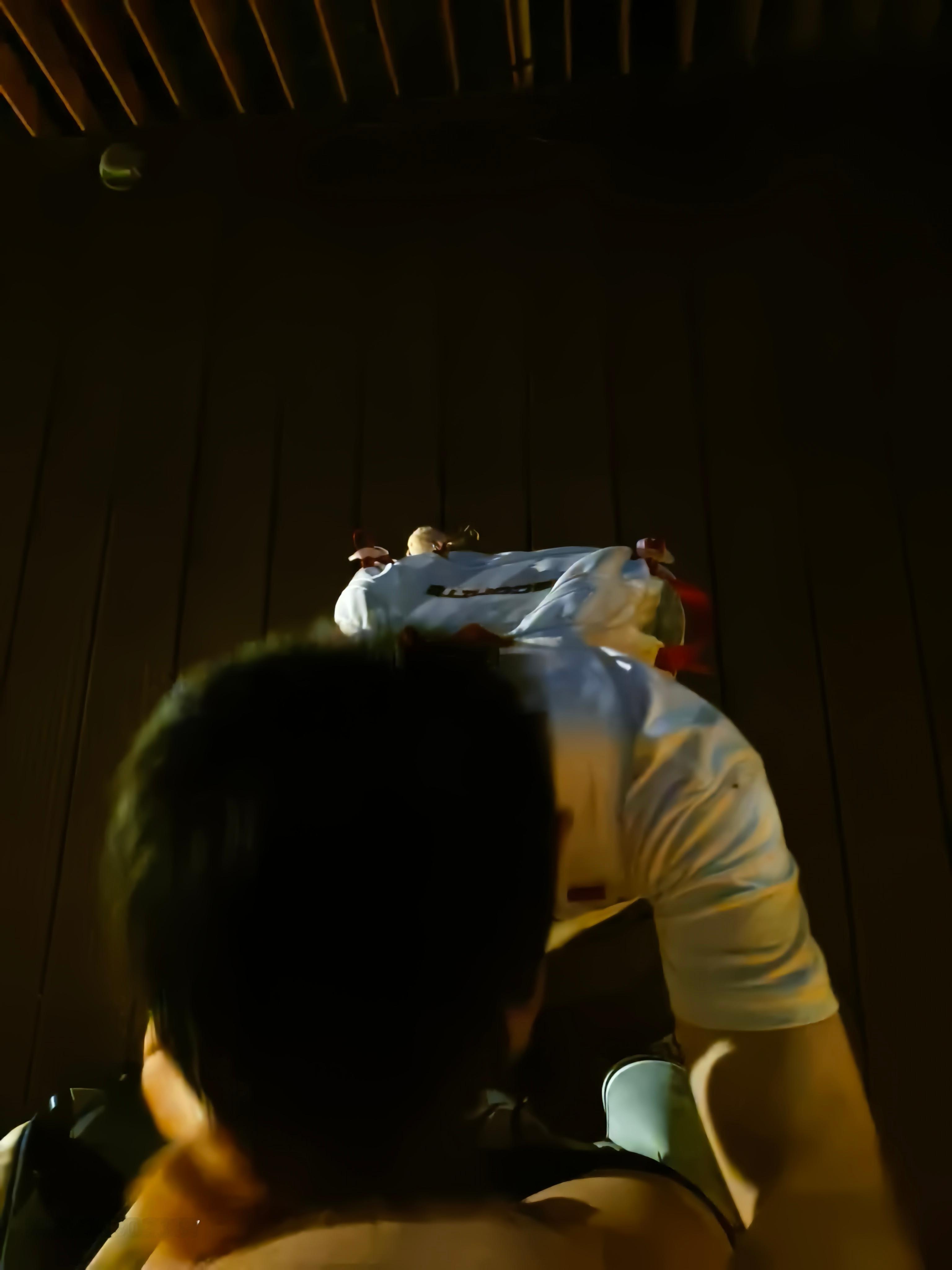 🌃野外的月亮还是蛮亮的