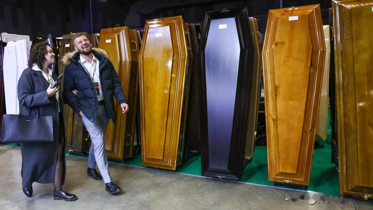 俄罗斯在乌克兰的战争造成了自二战以来该国最严重的军事损失，这也推动了该国主要殡葬