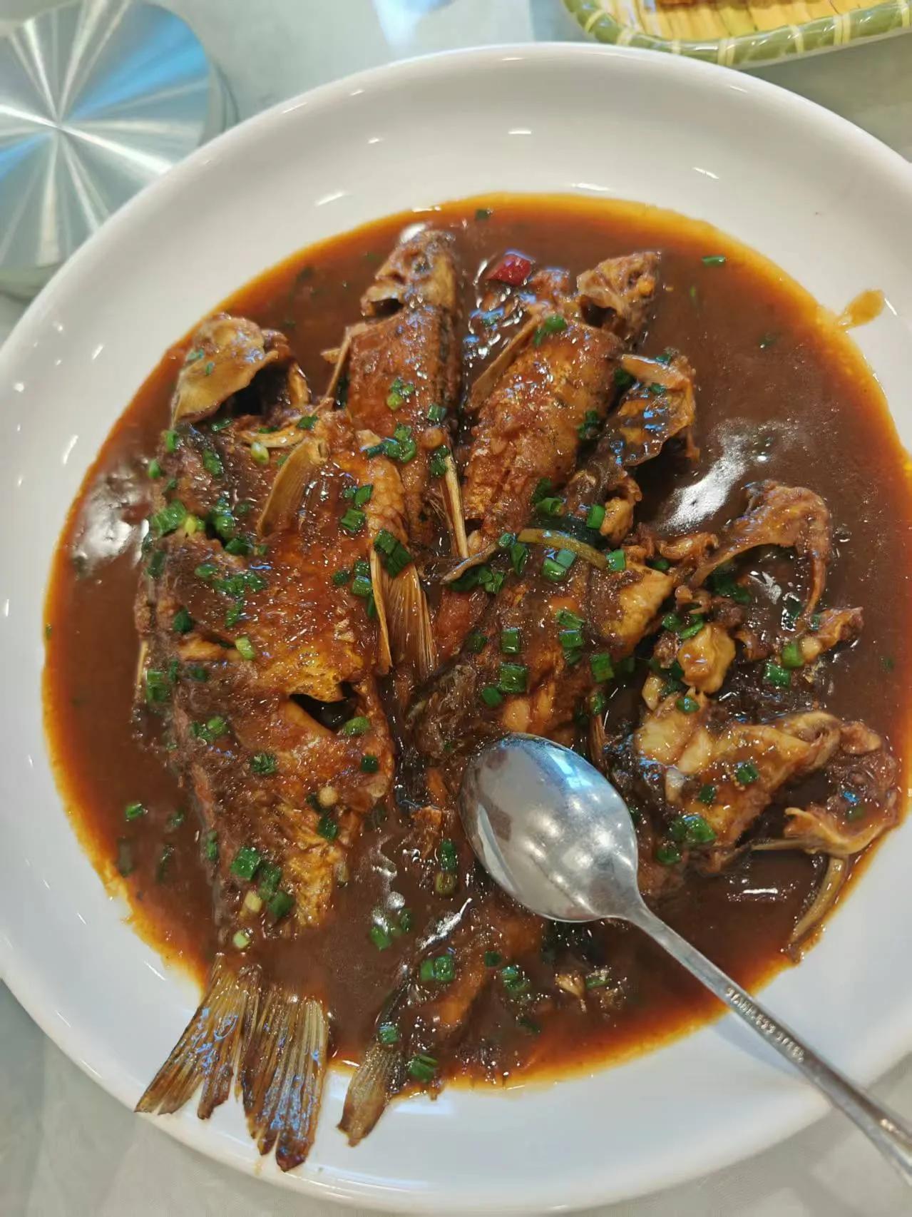 看看我们吃的农家菜怎么样？