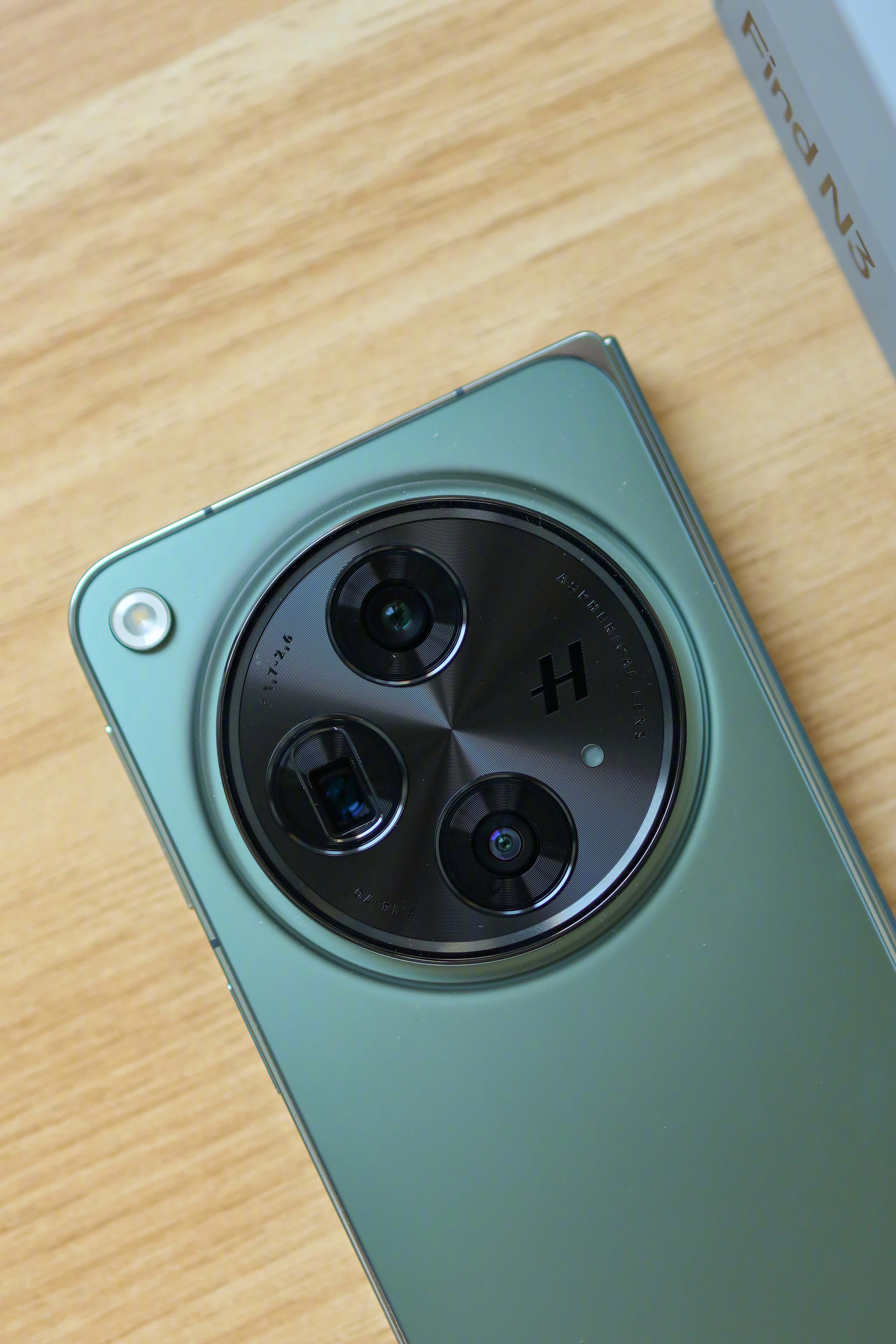 不说别的，就大折叠的质感这一块，我认为Find N3现在来看，依然是巅峰！ 