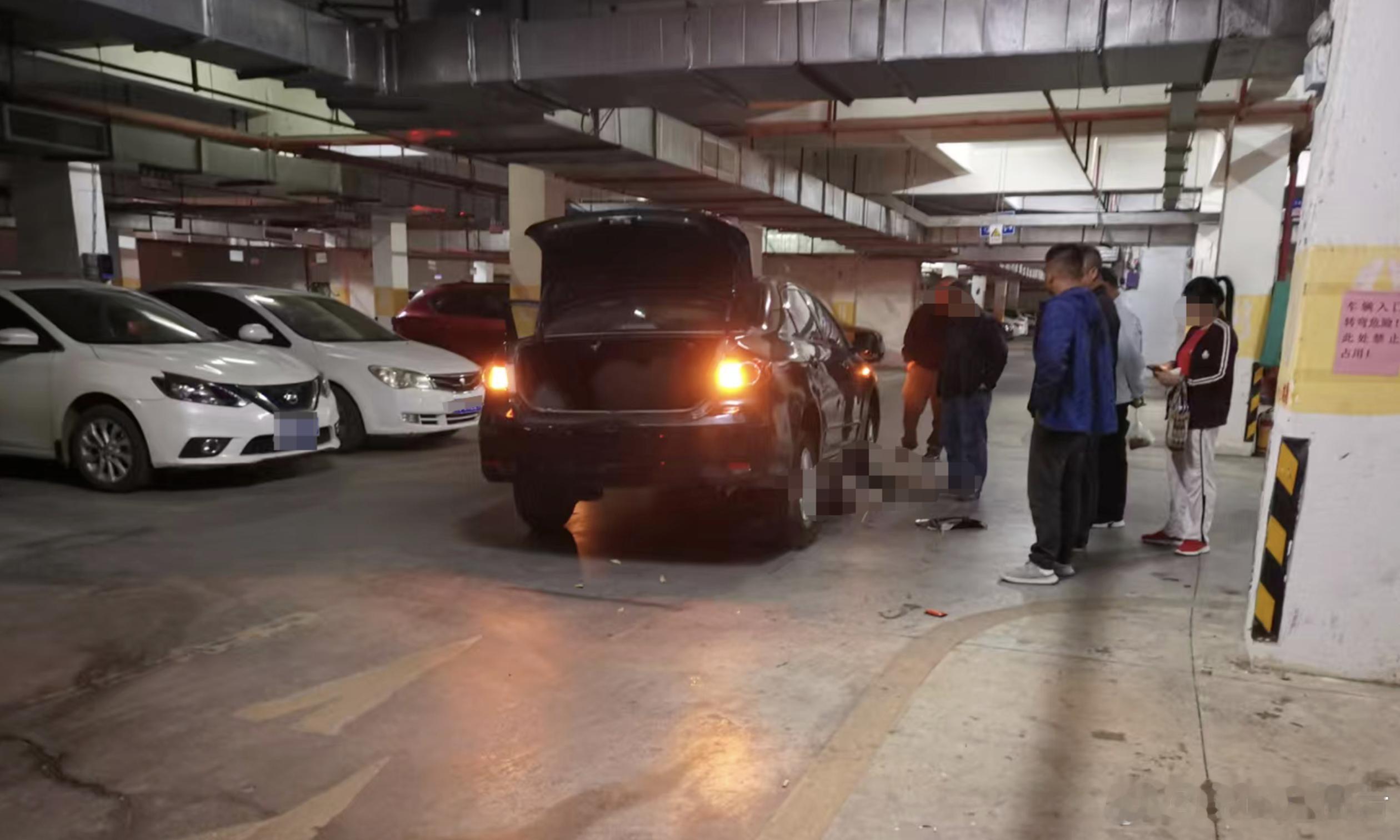 男子下地库碾到横卧醉汉致其死亡 最怕遇到这样的，之前看视频有人在路口拐弯儿的地方