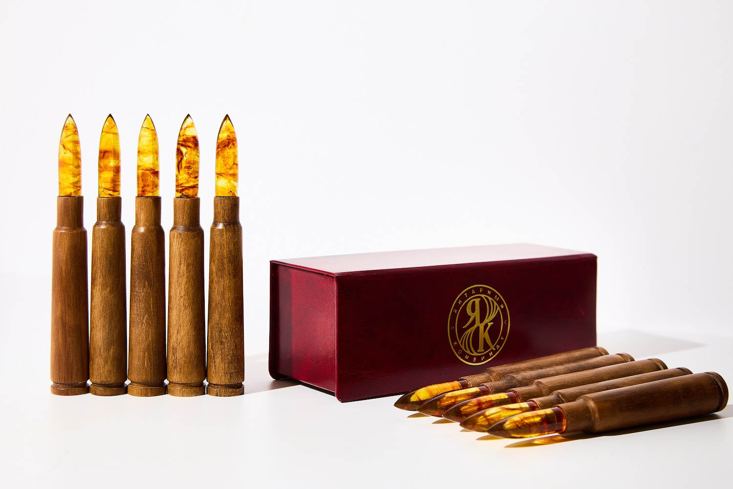 烽火问鼎计划每天认识一件兵器 为庆祝“祖国保卫者”日，加里宁格勒琥珀厂制作了一批